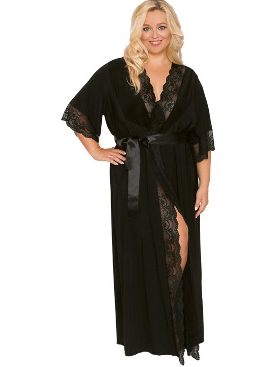 Длинный пеньюар с изящным кружевом и атласным поясом