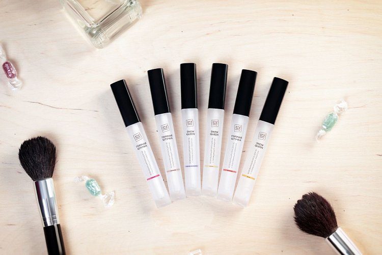 Возбуждающий блеск для губ  Горячая штучка  с разогревающим эффектом и ароматом клубники - 5 мл.