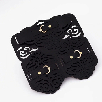 Фигурный набор для БДСМ-игр с узорами и золотистой фурнитурой