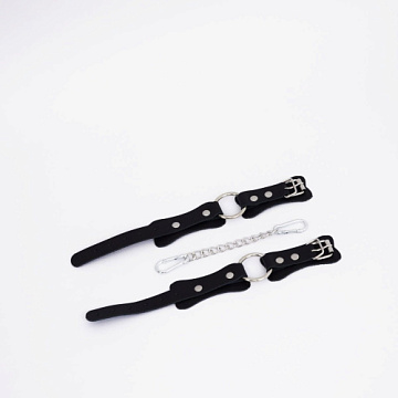 Черные кожаные оковы с кольцом