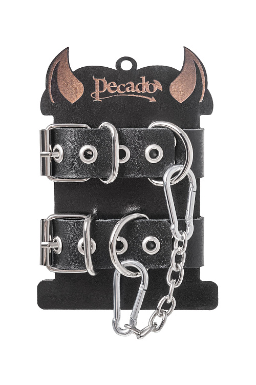 Черные кожаные наручники-браслеты из одного ремешка с люверсами